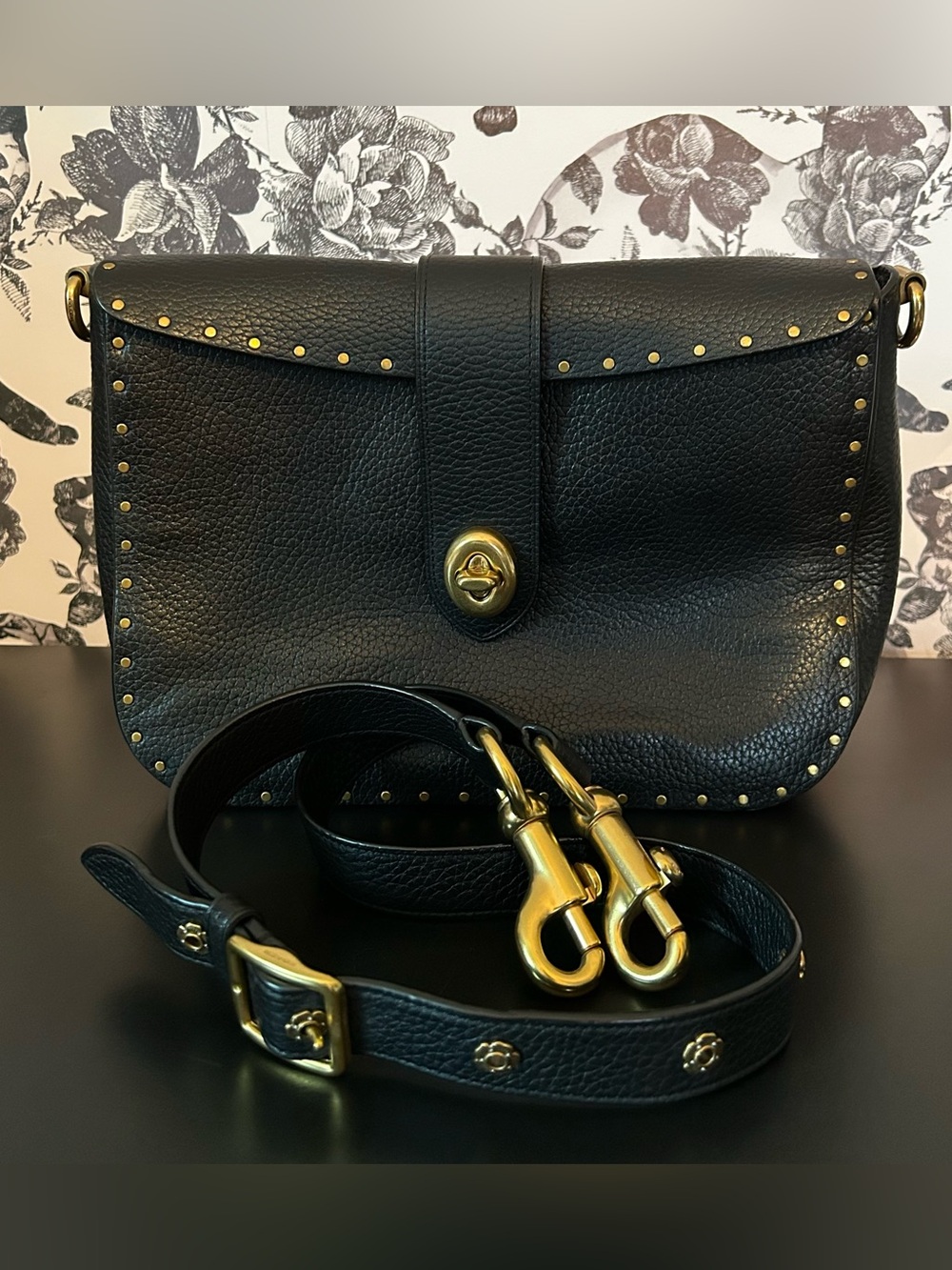 COACH PAGE 27 with Rivets Black - GUC - Picture 3 of 17